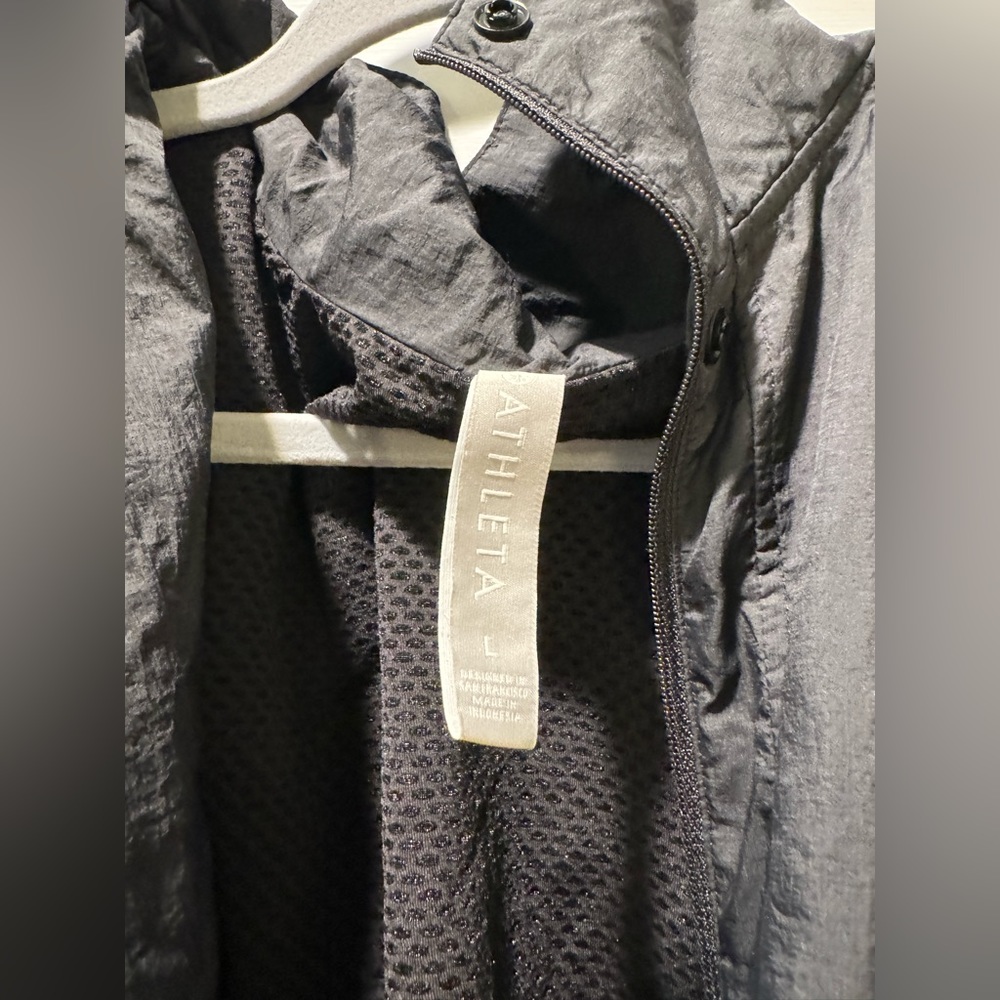 Athleta windbreaker